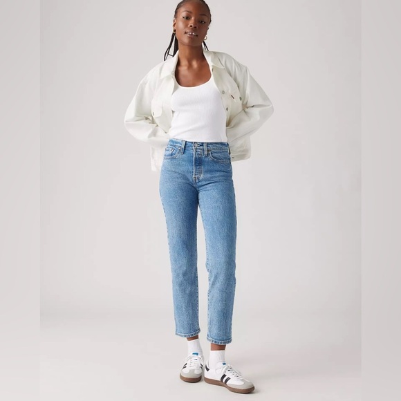 Levi's Denim - Levi’s Premium Wedgie Fit Straight High Rise Women's Jeans Medium Wash Size 28